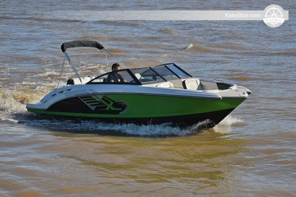 Motorboot 225 Crossover te koop in Buenos Aires, Argentinië.