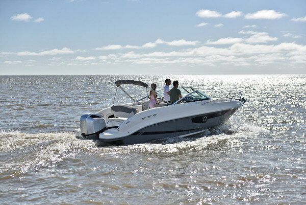 Sale 245 Express Cruiser outboard Motor boat in Buenos Aires, Argentina