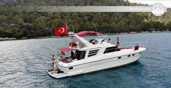 Expérience de navigation exceptionnelle à bord du yacht à moteur Fairline 55, en location à Bodrum Muğla, en Turquie.