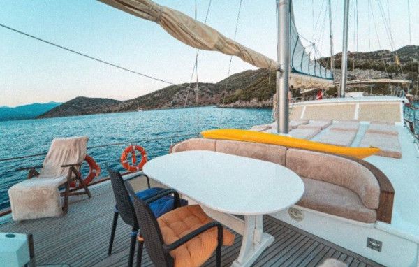 Gulet Turkey Azura チャーター (トルコ、ギョジェク、フェティエ、ムーラ)
