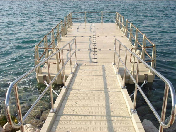 Lieferung und Installation von schwimmenden Marinedocks für Jachthäfen, Häfen und Hotels