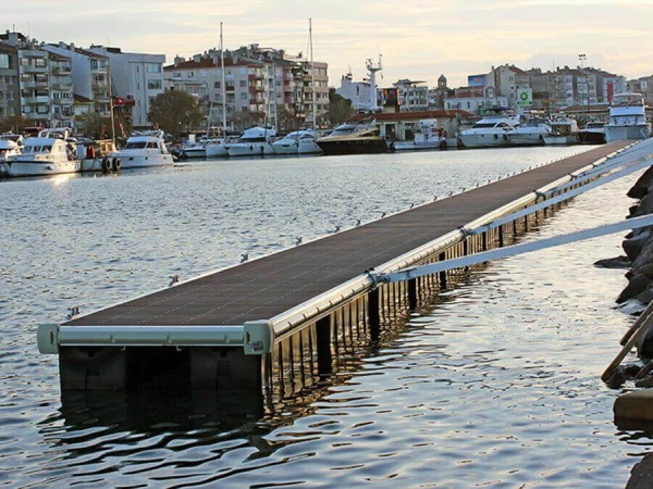 Lieferung und Installation von Marine-Dockstationen für Yachthäfen, Häfen und Häfen
