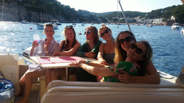 Increíble viaje en velero de 2 horas en un yate a motor en Barcelona, España