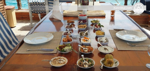 Excursión diaria de 6 horas sin comidas en goleta en Girne, Chipre del Norte