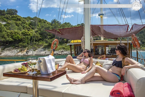 Patinage nautique et plongée avec tuba à bord d'une magnifique goélette de 6 cabines à Dubrovnik, en Croatie