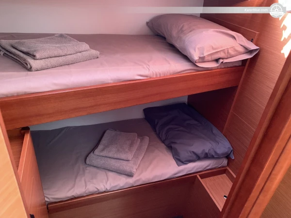 Yunanistan'ın Lavrio kentinde Extraordinary Sailing yatıyla etkileyici bir yelken turu.