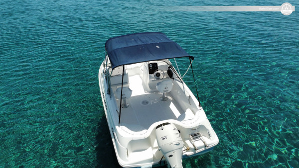Louez notre bateau à moteur et découvrez les beautés de la côte sud-est de Rhodes - Aventure nautique à Rhodes, Grèce