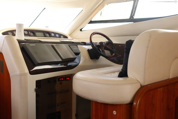 Elegant motoryacht med all komfortkryssningsupplevelse i Tirana, Albanien