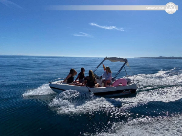 Wonderful 4 Hour Sailing trip with a brilliant Motor boat in Málaga, Spain
