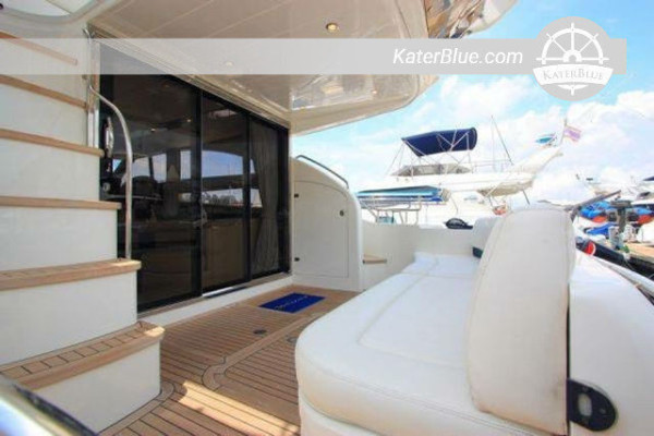 Half-Full Day in Low Season With The Popular and Luxury Motor Yacht for Cruising Experience in Ornos, Greece