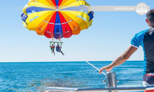 Discover the most magical parasailing activities for three people in Barcelona, Spain