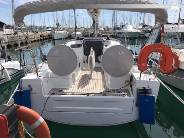 Low Season with Sailing Yacht of Unbeatable Performance for Cruising Experience in Valencia, Spain