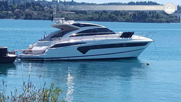 Komfort och stilfull motoryacht för höghastighetskryssning i Tirana, Albanien
