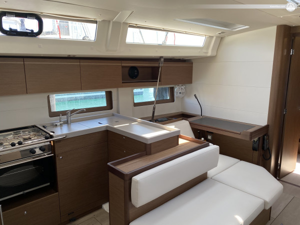 Mieten Sie unsere elegante Segelyacht für eine wöchentliche private Charter in Paleo Faliro, Griechenland