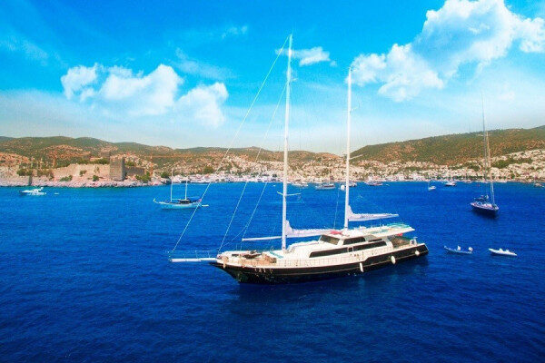 Opulent gullet including Dinghy for Blue cruise services Gocek-Turkey