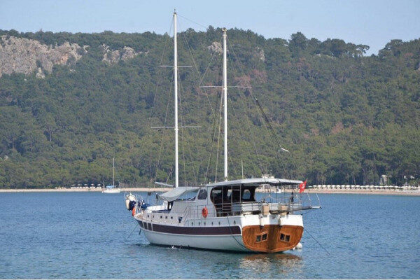 On the 24m gullet Kas-Turkey experience the marvel of the Blue Cruise