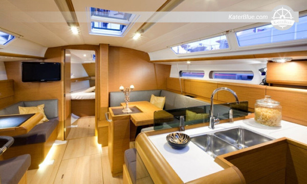 Zeiljacht Sun Odyssey 419 met grotere cockpit, Athene, Griekenland