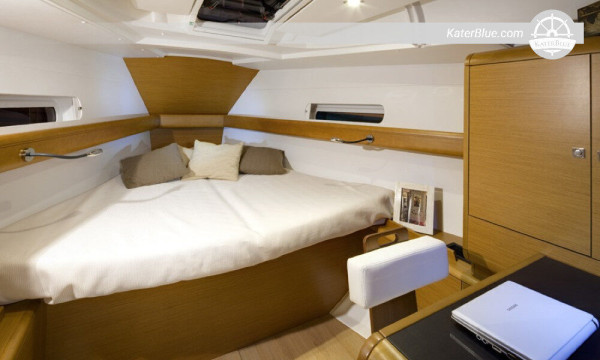 Zeiljacht Sun Odyssey 419 met grotere cockpit, Athene, Griekenland