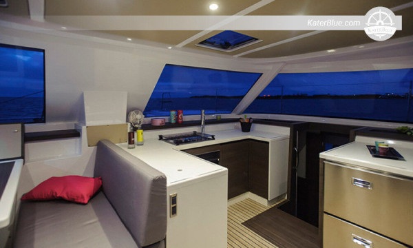 Catamaran Nautitech 40 Open met plaats voor 10 personen, Athene-Griekenland