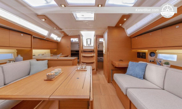 Volledig operationele Dufour 390 catamaran met 3 hutten, route Athene-Griekenland.