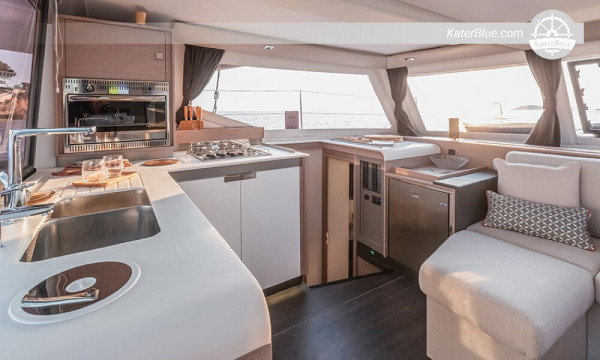 12 meter lange zeilcatamaran Lucia 40 Athene-Griekenland
