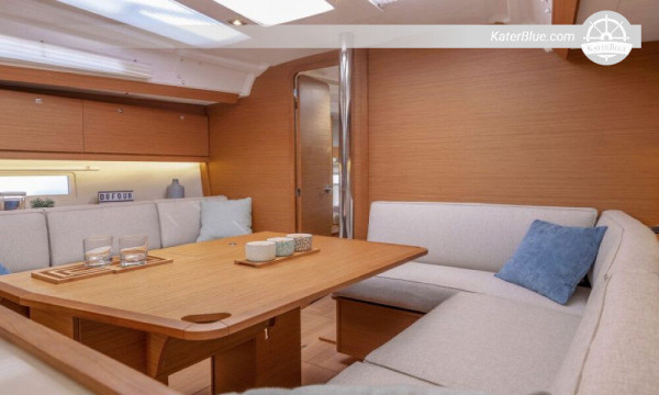 Volledig operationele Dufour 390 catamaran met 3 hutten, route Athene-Griekenland.