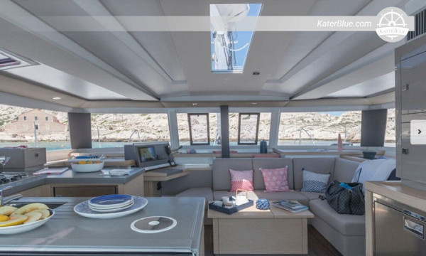 Catamaran met 6 hutten, Fountaine Pajot Astrea 42, Athene, Griekenland