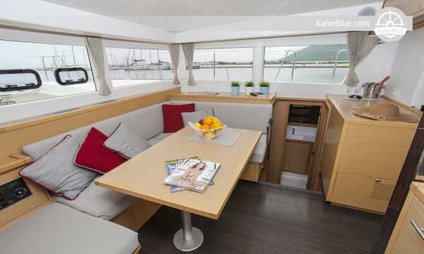 12 meter lange catamaran met 4 hutten, Lagoon 42, Lefkada, Griekenland
