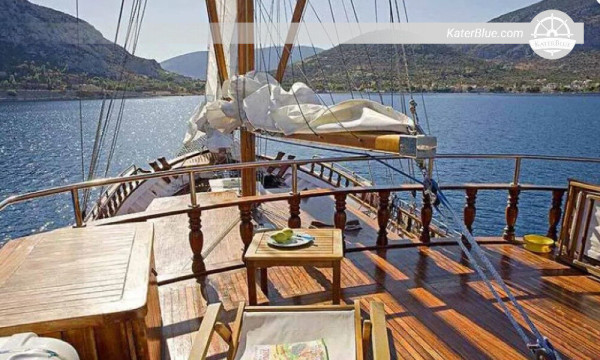 Μονοήμερη κρουαζιέρα με ξύλινο ιστιοπλοϊκό σκάφος στο Άλιμο, Ελλάδα