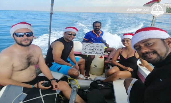 Jedinstveno ronjenje u plavoj vodi u Mount Laviniji na Šri Lanki