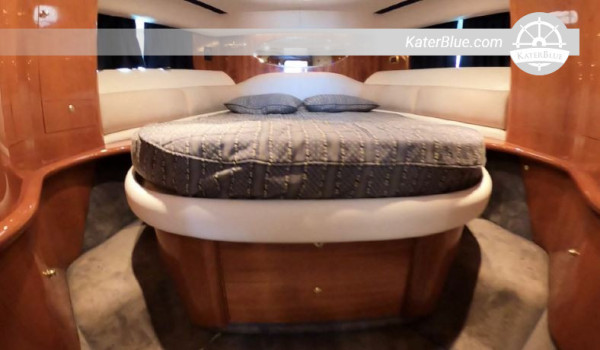 Motor Yacht Charter Cranchi 48 i Himara, Albanien