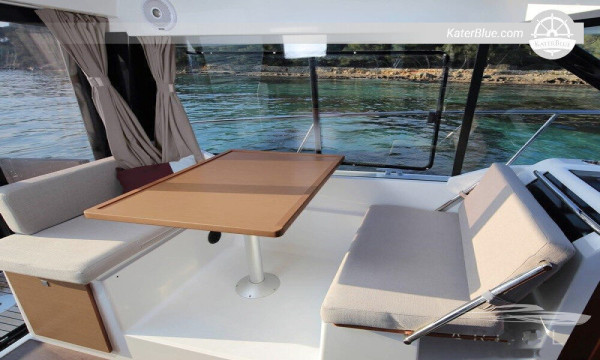 10-stündiger privater Charterausflug zu den Inseln Havar und Paklinski, Trogir, Kroatien