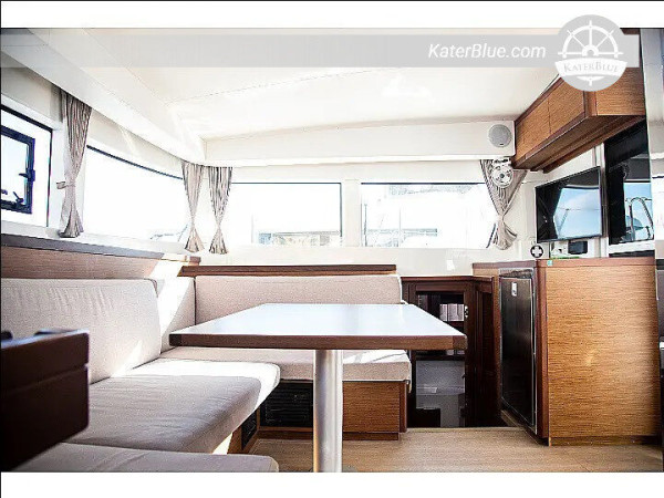 Wöchentliche Katamaran-Charter mit Skipper in der Lagune von Larnaka-Zypern