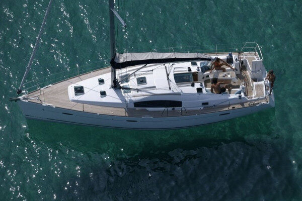 Sailing yacht available weekly charters Mayreau Grenada
