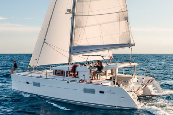 Skippered catamaran day charter Chengue Colombia