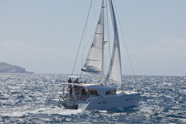 Skippered catamaran charter San Bernardo Colombia
