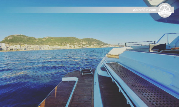 Pronájem luxusní motorové jachty - půldenní dobrodružství na Gibraltaru