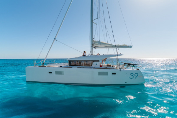 Luxury catamaran charters Dwejra Malta
