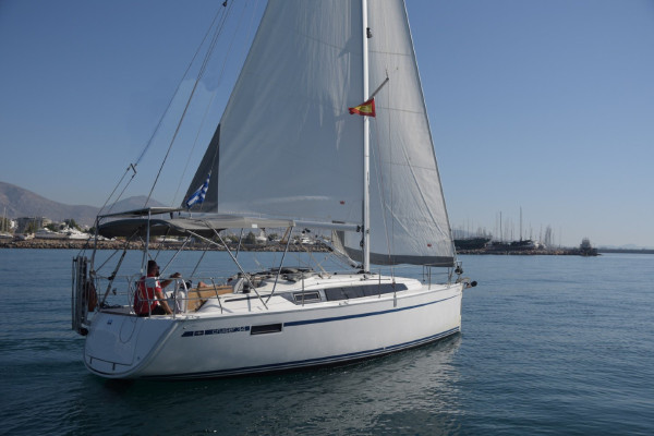 Bavaria yacht day charter offer Hawkesbury River Australia