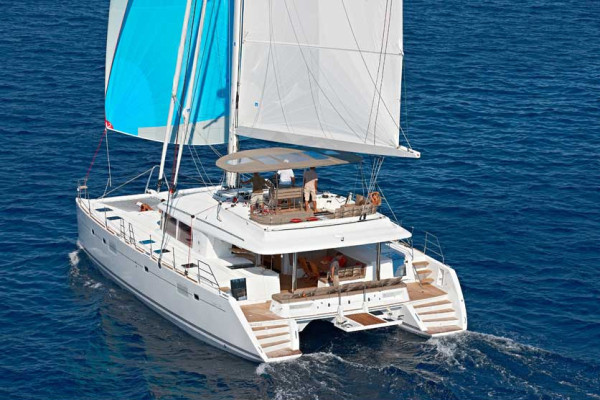 Luxury crewed day charter Pearl-Islands Panama