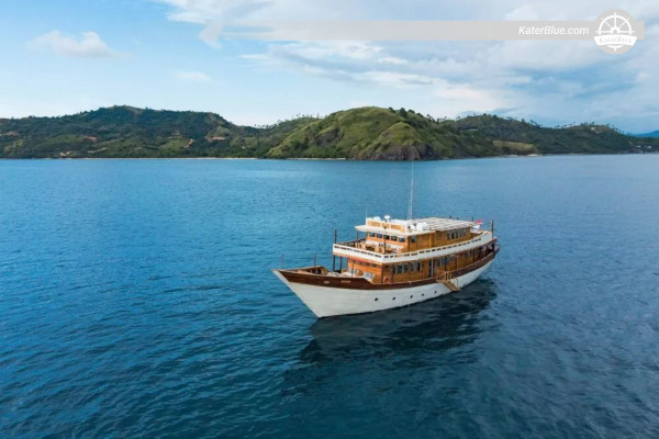 Overnight gulet charter offer 6 pax Kalong-Island Komodo