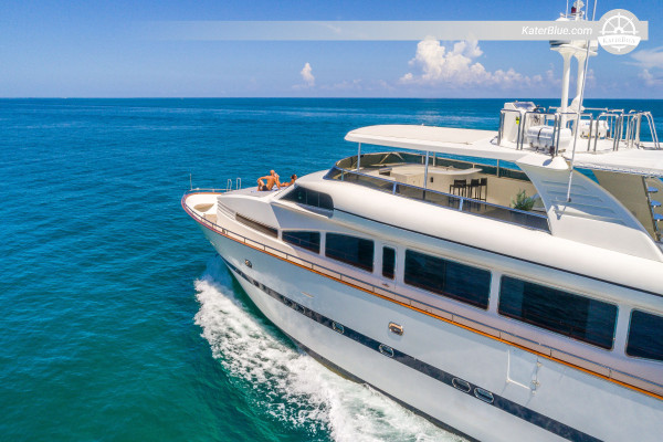 Horizon 115 deluxe vessel charter Brickell-Key United States