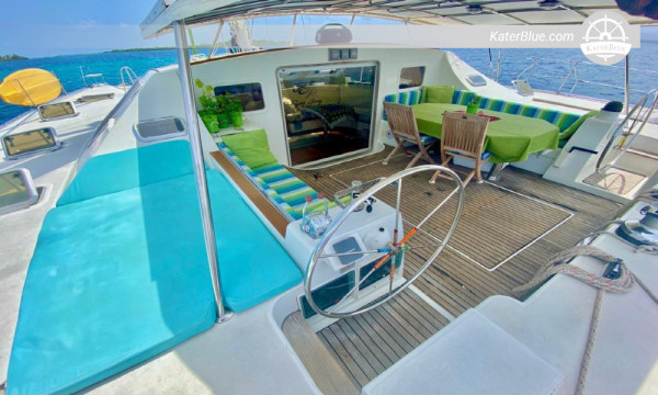 Exhaustive catamaran cruise Pelican-Island-San-Blas Panama
