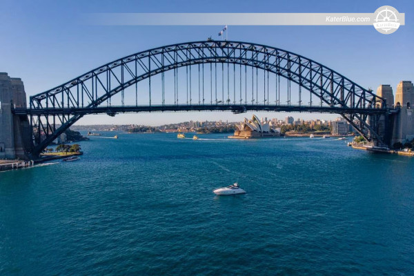 8-Hour Private Yacht Charter from Sydney Harbour to Shark Island