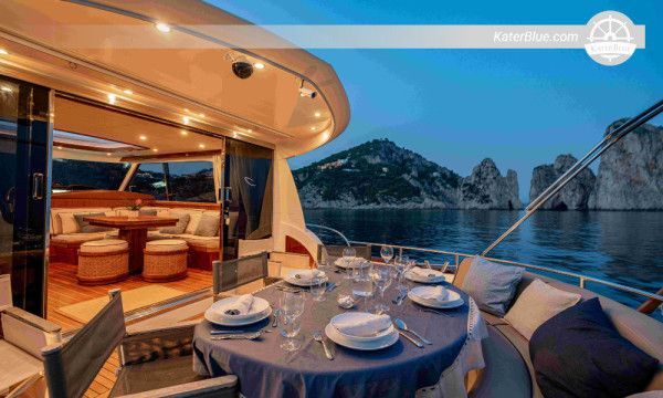 Wöchentlicher Segelcharter mit Skipper ab Marina di Stabia – Amalfiküste & Capri-Route