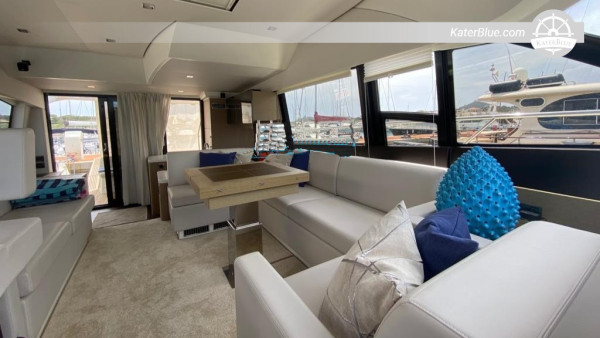 Myydään täysin varusteltu 2019 Prestige 500, 15m, 3 hyttiä Napolissa, Italiassa