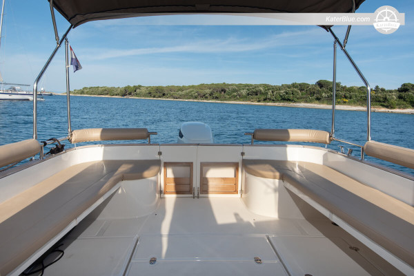 Weekend Bareboat Charter aan boord van Leidi 800R - Ontdek Brijuni, Rovinj, Lim Channel &amp; Vrsar uit Pula, Kroatië