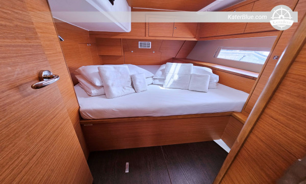 7-Night Bareboat Sailing: Šolta, Vis, Biševo, Sušac & Korčula Adventure
