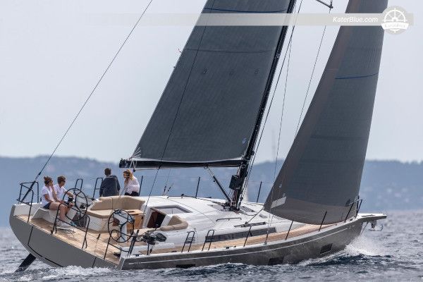 Beneteau First 44 Performance Yacht del 2024 – Albero in carbonio, vele North Sails, 3 cabine, tecnologia Garmin, base a Spalato, Croazia