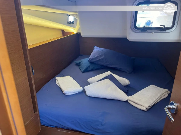 Jeanneau Sun Odyssey 440 (2019) – 13m sejlbåd med 4 kahytter til salg i Italien